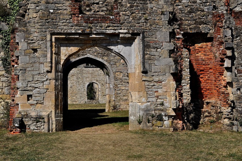 Netley Abbey by Sue Lowry