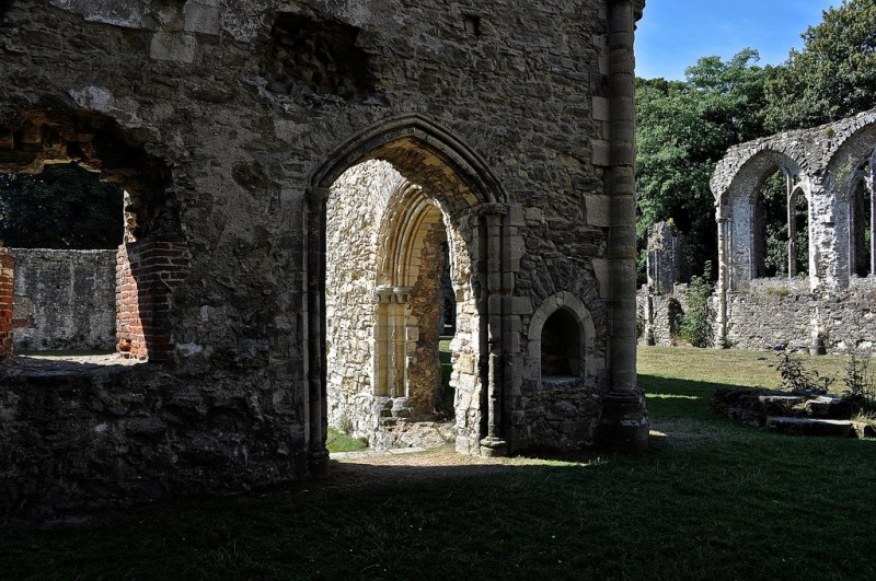 Netley Abbey by Sue Lowry