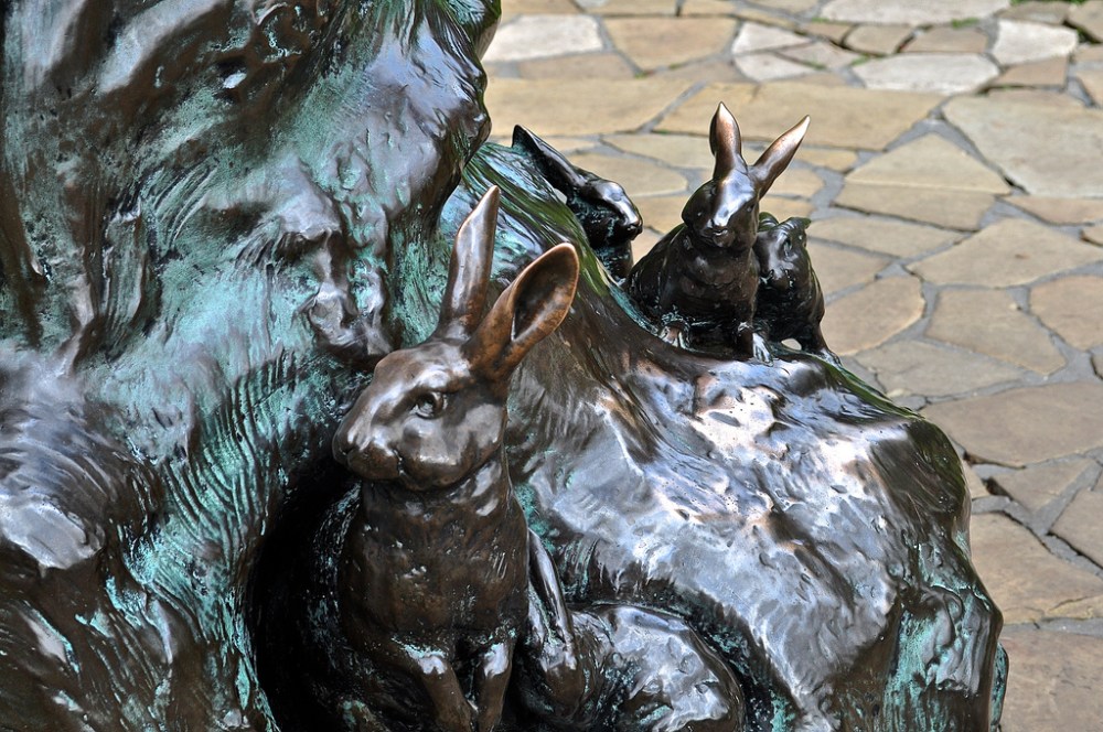 Detail of the Peter Pan statue in Kensington Gardens