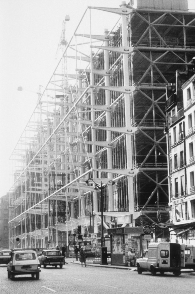 bat-ext-rue-beaubourg-medium - Pompidou Centre